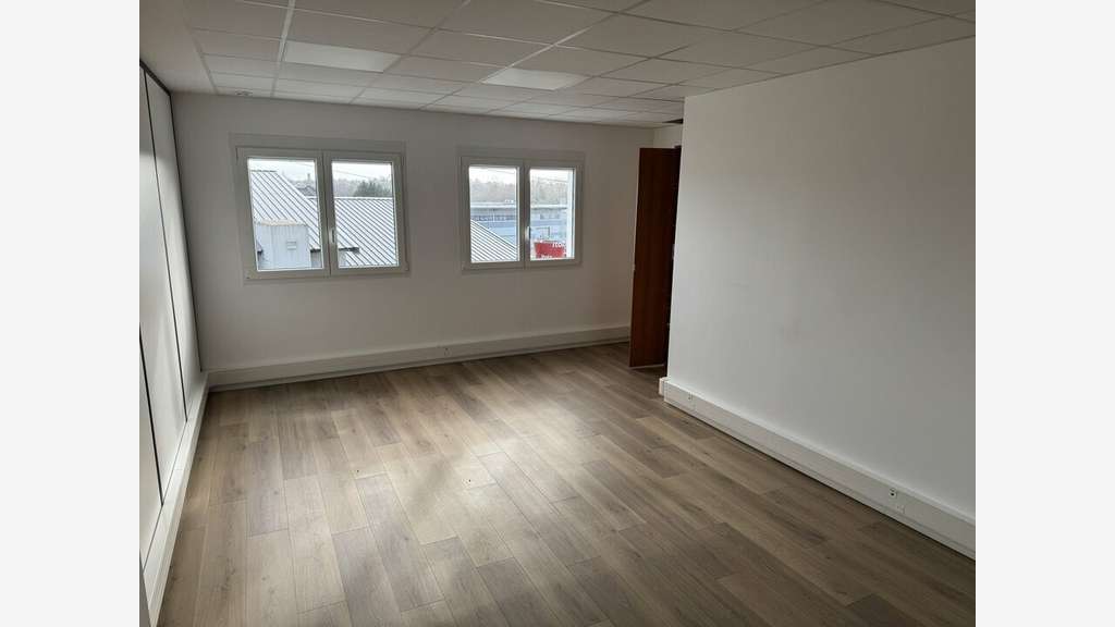 Loue bureaux de 130m² à Biarritz prox l'aéroport