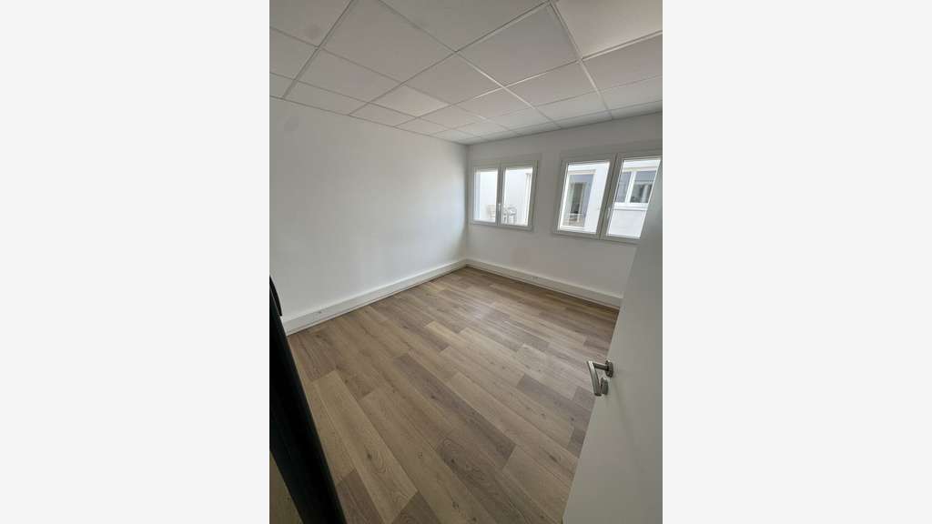 Loue bureaux de 130m² à Biarritz prox l'aéroport