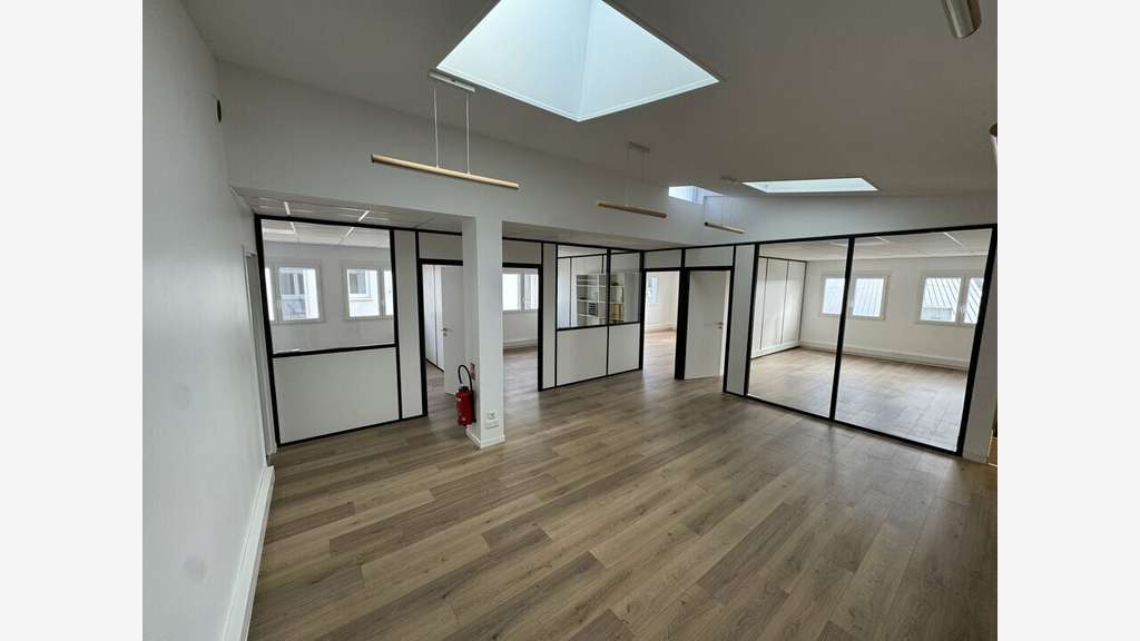 Loue bureaux de 130m² à Biarritz prox l'aéroport