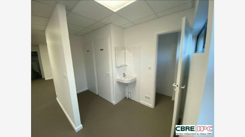 Location bureaux 100m² RDC Biarritz Lac Marion