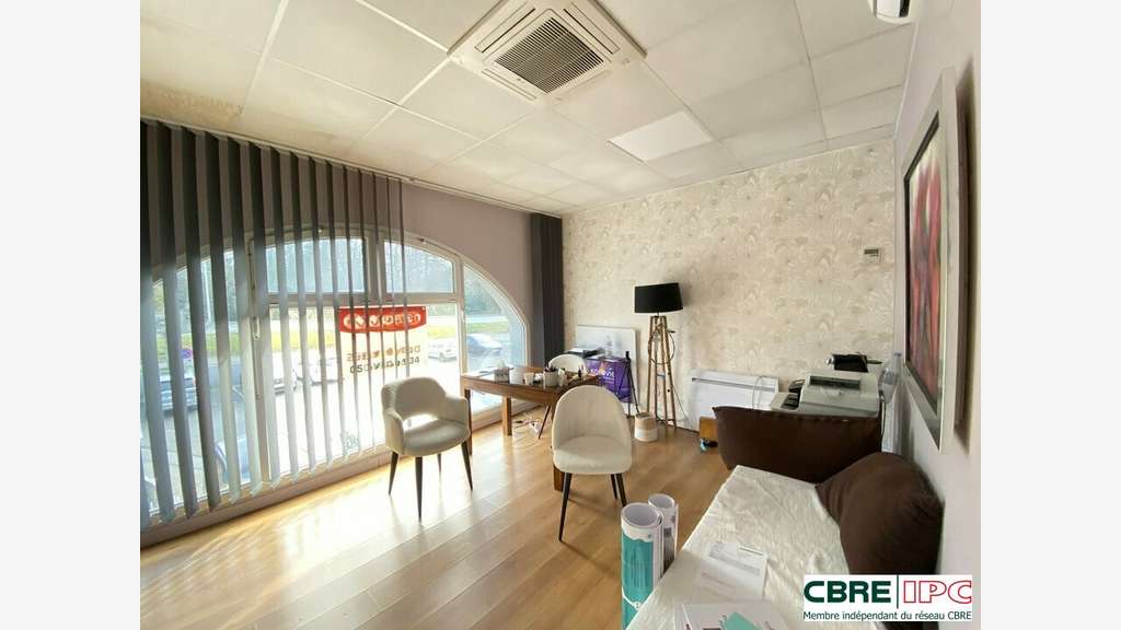 Location bureaux de 106m² au 1er étage à Biarritz