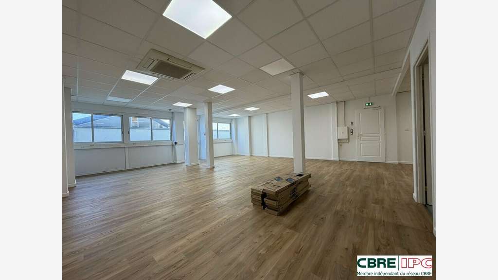 Location espace 100m² à Biarritz