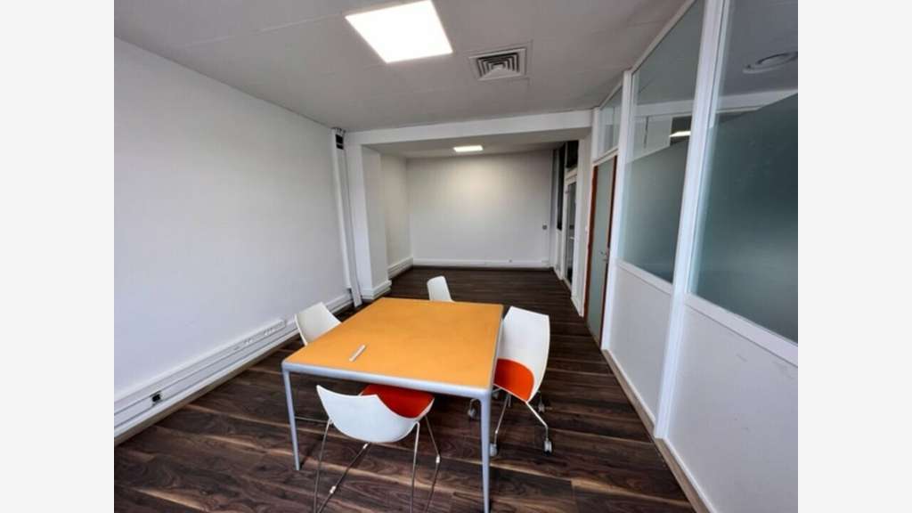 A louer très beau bureau 28m² R+1 à Biarritz