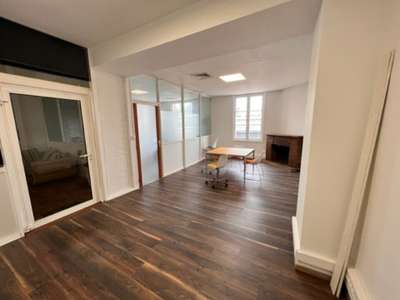 A louer très beau bureau 28m² R+1 à Biarritz