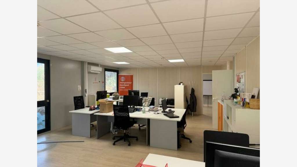 A louer bureaux 180m² à Bidart technopole Izarbel