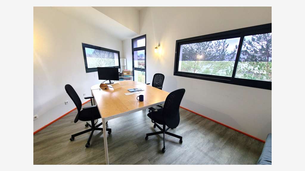 Bureaux 77m² à louer à Bidart Technopole Izarbel