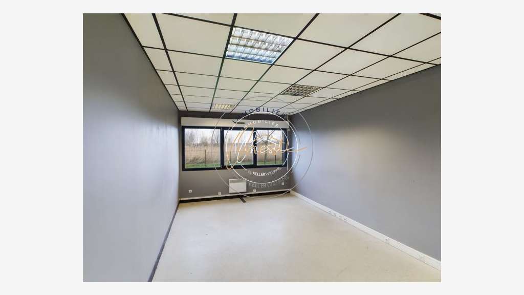 Bureaux à louer zone d'activités à Bierne A25
