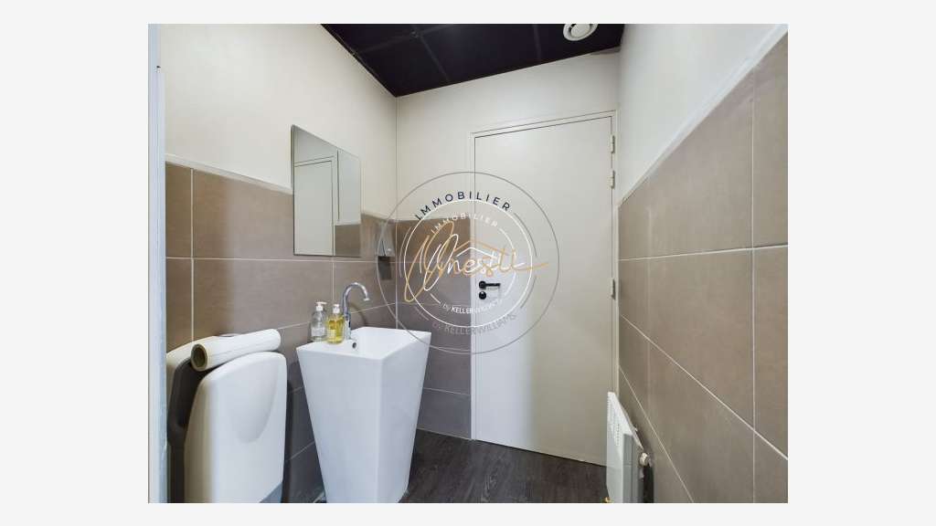 Bureaux à louer zone d'activités à Bierne A25