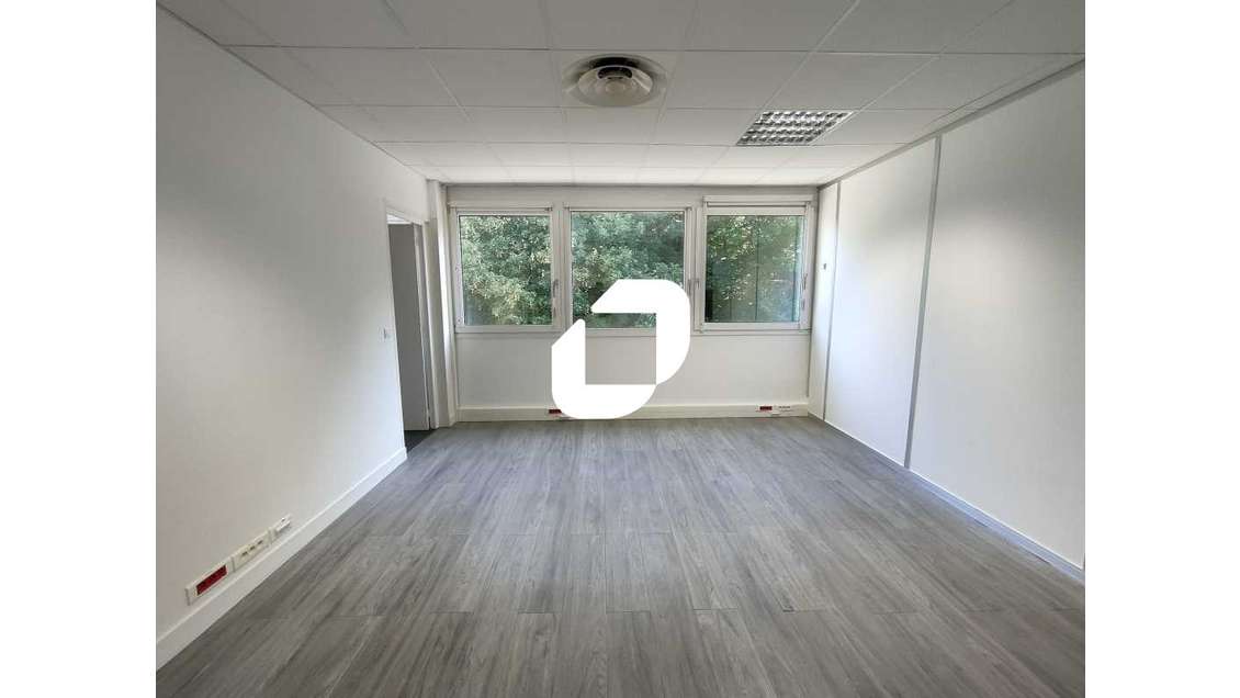 A louer Bureaux 408m² Bievres