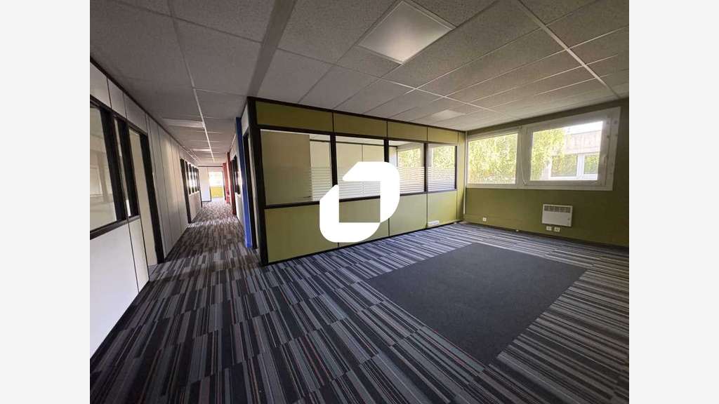 A louer Bureaux 314m² Bievres