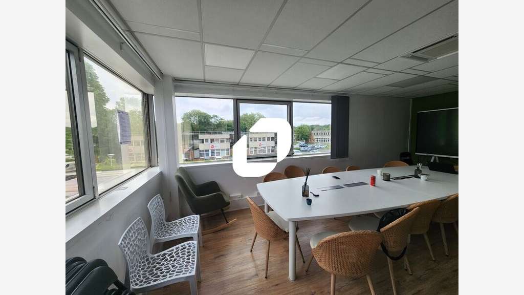 A louer Bureaux 348m² Bievres