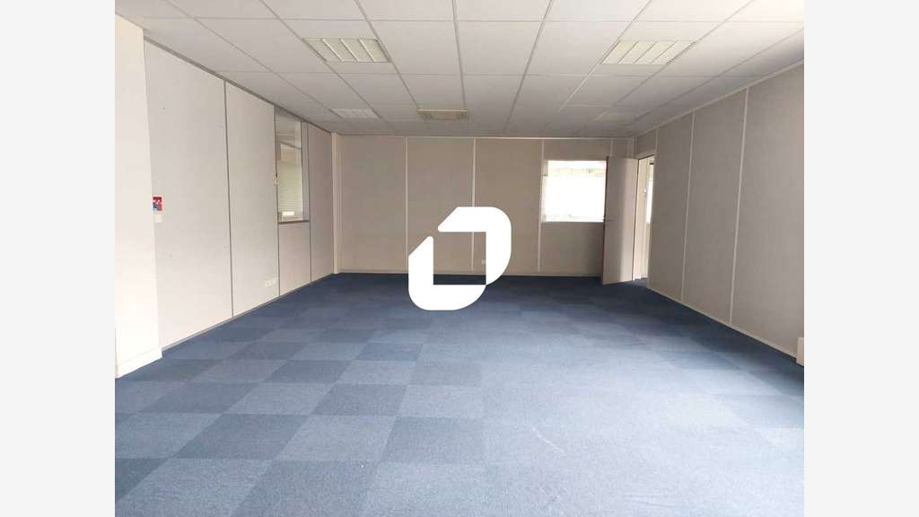 A louer Bureaux 800m² Bievres