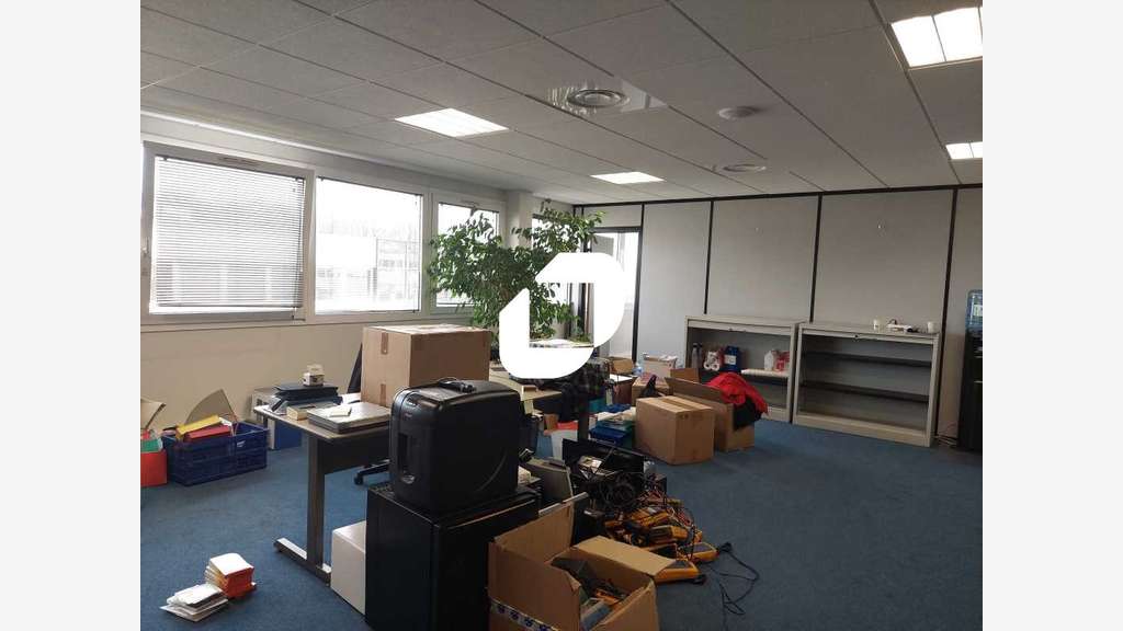 A louer Bureaux 201m² Bievres
