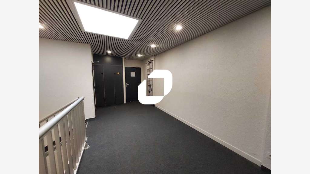 A louer Bureaux 201m² Bievres