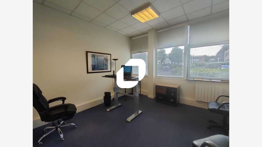 A louer Bureaux 100m² Bievres