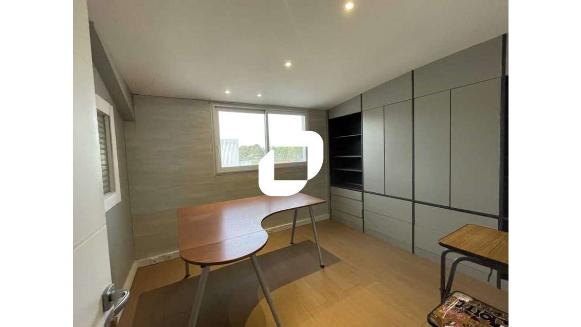 A louer Bureaux 220m² Biganos