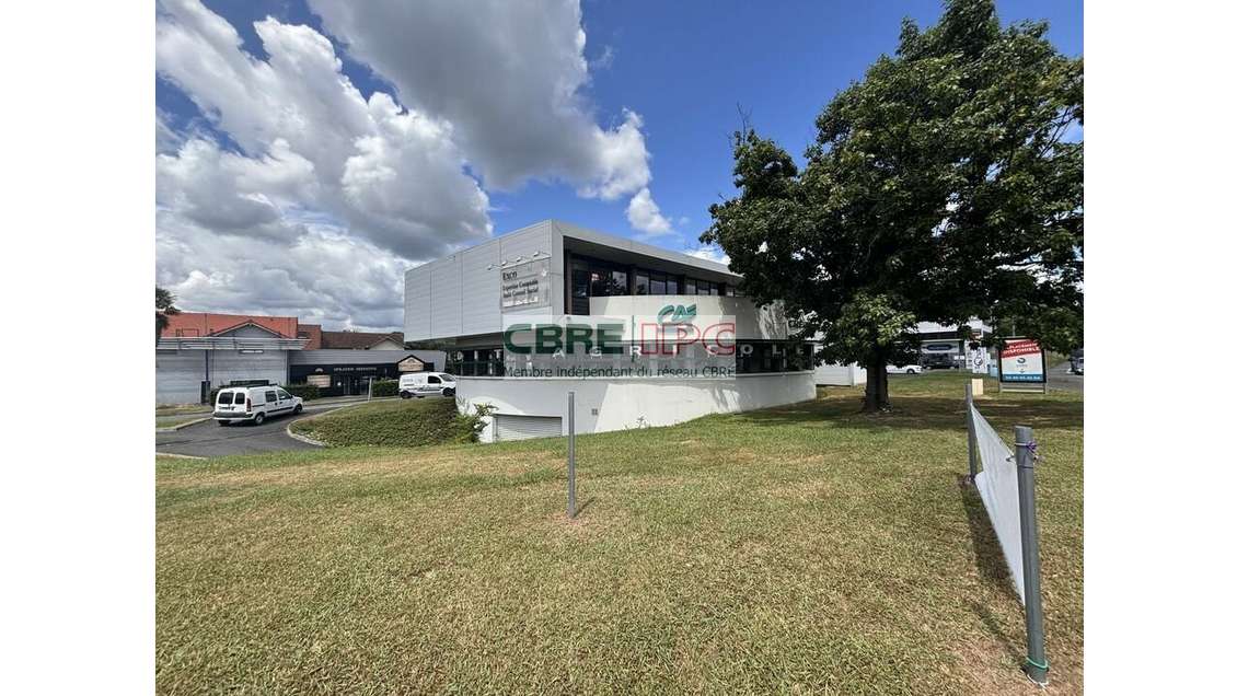 Location bureaux de qualité 200m² R+1 à Billère