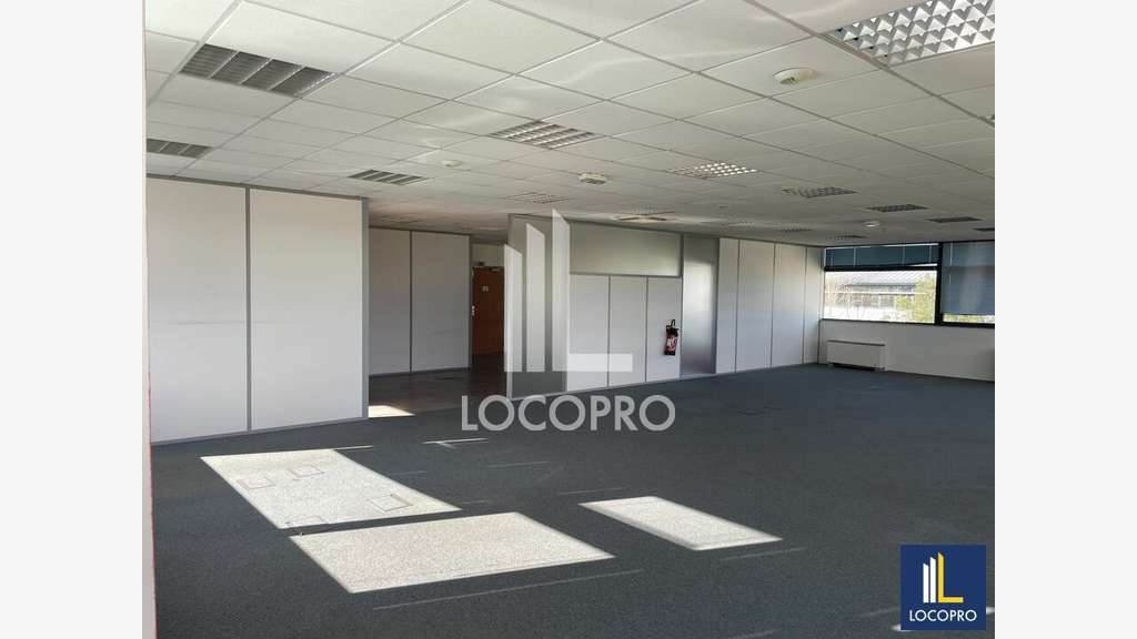 Location bureau spacieux 232m² à Biot