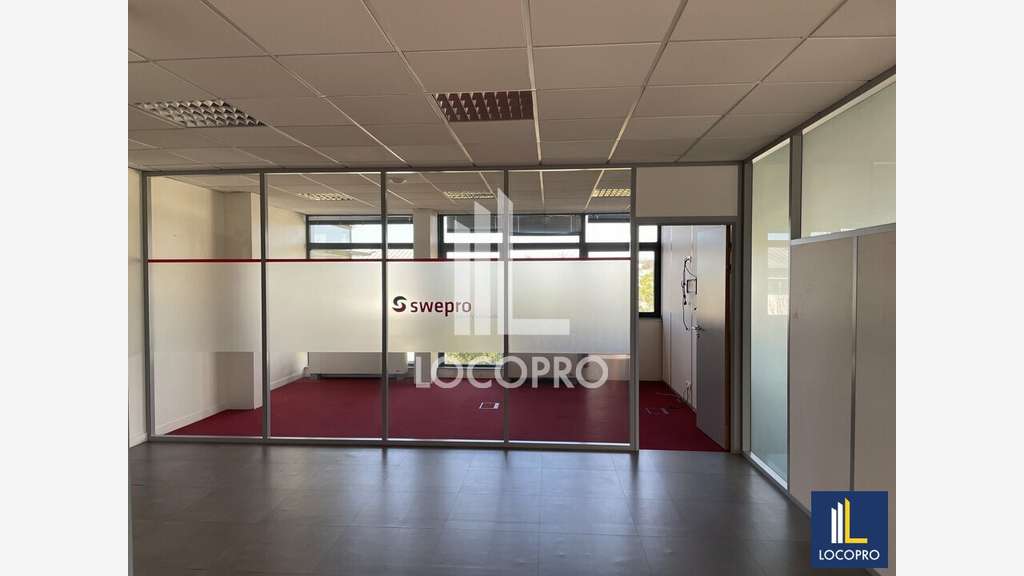 Location bureau spacieux 232m² à Biot