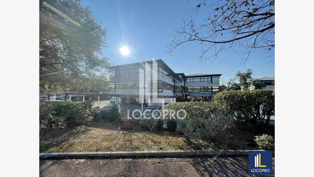 Location bureau spacieux 232m² à Biot