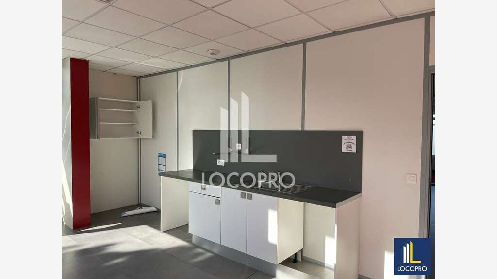 Location bureau spacieux 232m² à Biot
