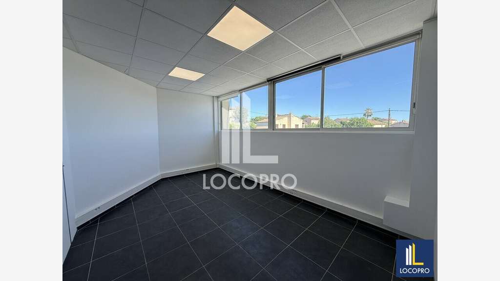 Location bureaux de 105m² R+1 plein Sud à Biot