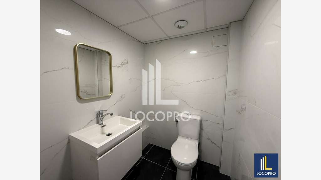 Location bureaux de 105m² R+1 plein Sud à Biot