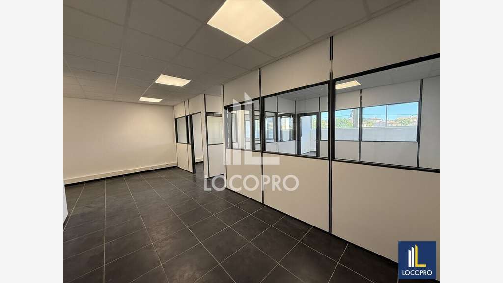 Location bureaux de 105m² R+1 plein Sud à Biot