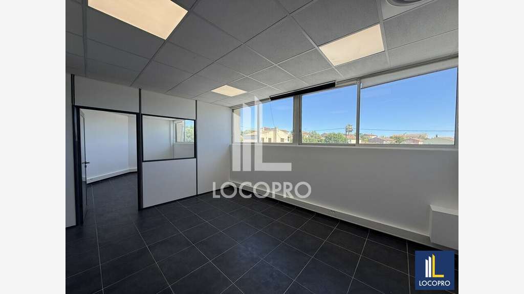 Location bureaux de 105m² R+1 plein Sud à Biot