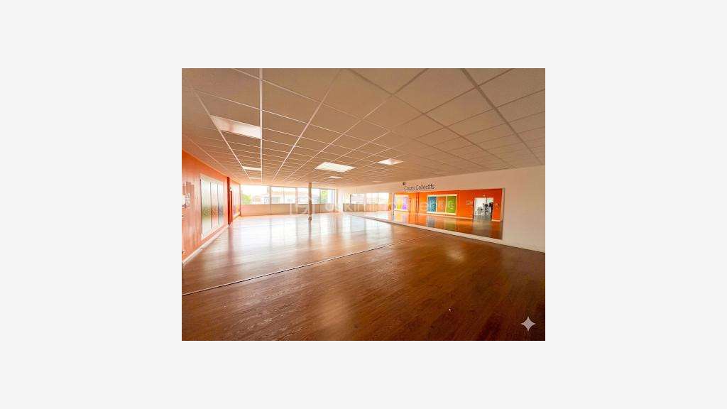 A louer bureaux 525m² grande visibilité à Blagnac