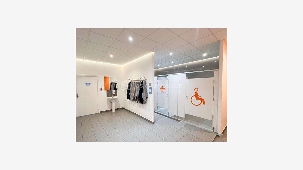 A louer bureaux 525m² grande visibilité à Blagnac