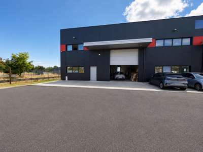 À louer – Local d’activité neuf de 288 m² avec mez