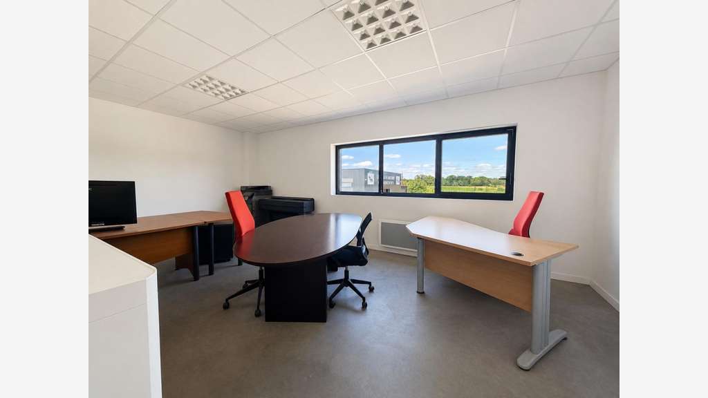 À louer – Local d’activité neuf de 288 m² avec mez