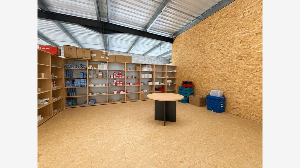 À louer – Local d’activité neuf de 288 m² avec mez