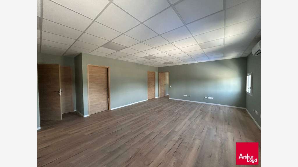 Bureaux 900m² à louer à Blois
