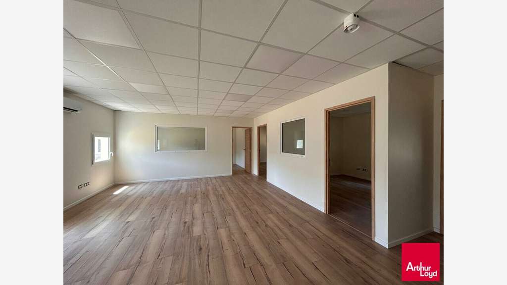 Bureaux 900m² à louer à Blois