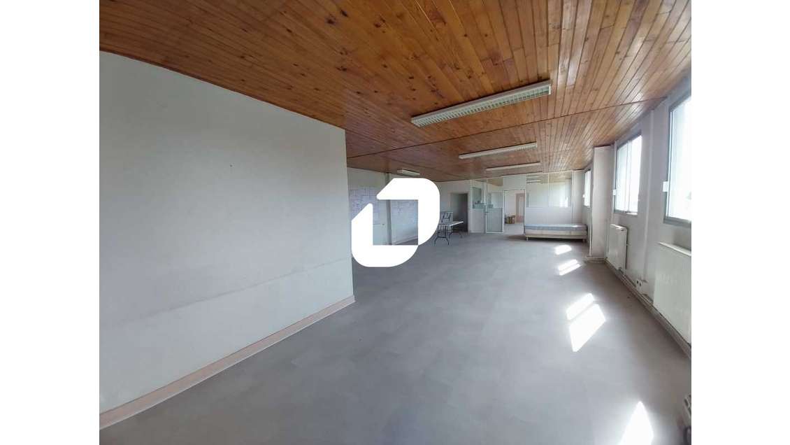 A louer Bureaux 170m² Boissy l'aillerie