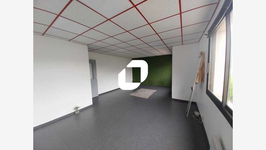 A louer Bureaux 300m² Boissy l'aillerie