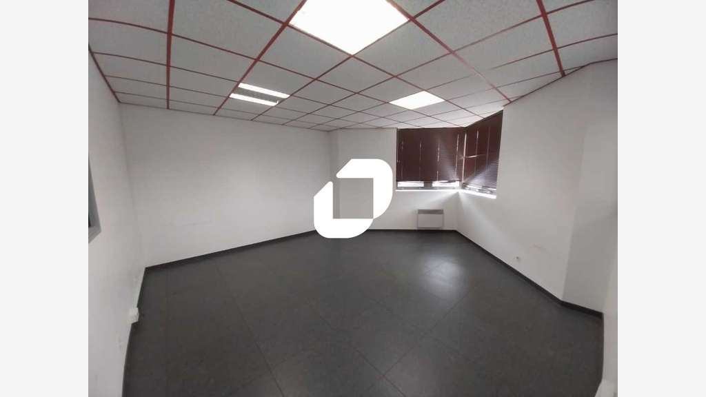 A louer Bureaux 100m² Boissy l'aillerie