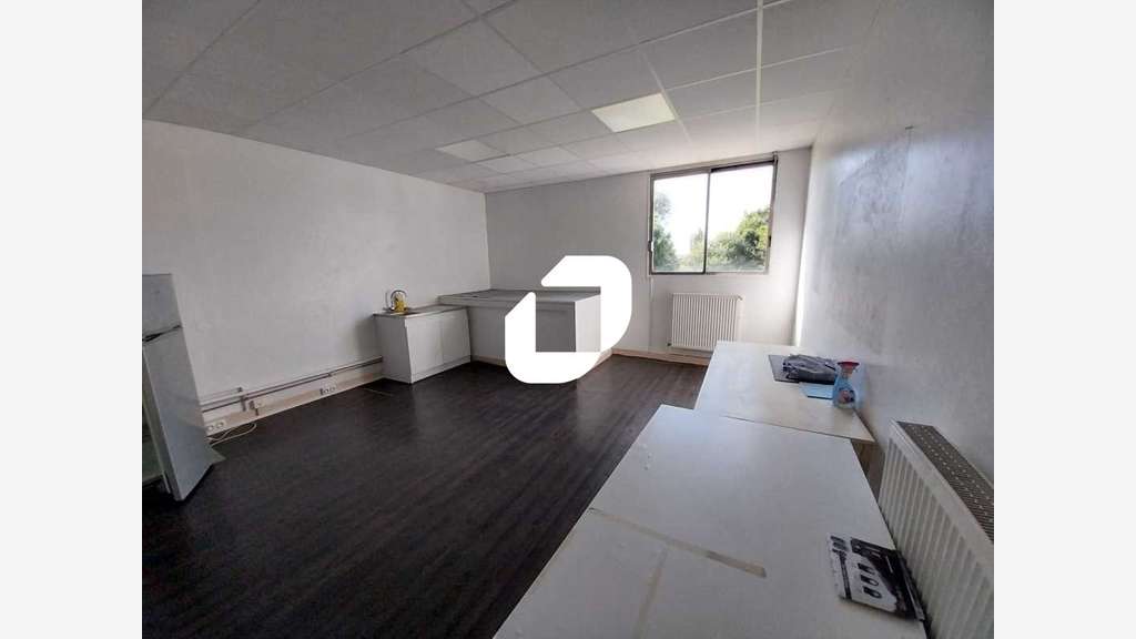 A louer Bureaux 170m² Boissy l'aillerie