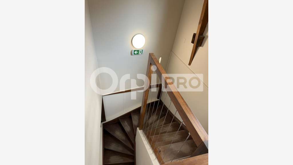 A louer bâtiment mixte 123m² avec parking à Bolbec