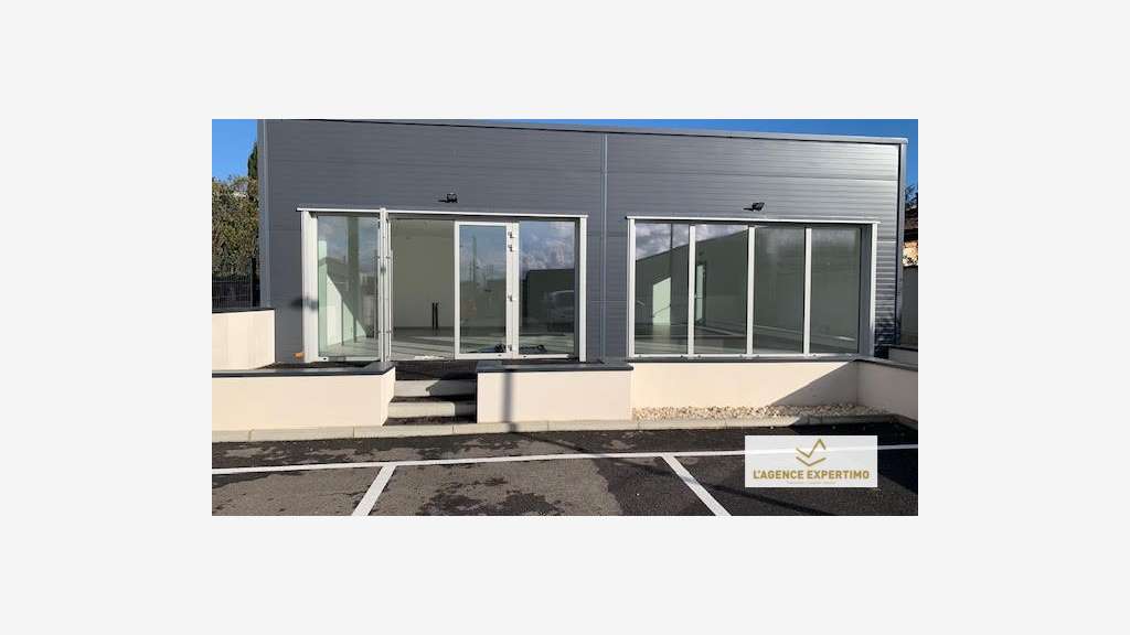 A louer bureaux sur Bollène sortie d'autoroute 1mn
