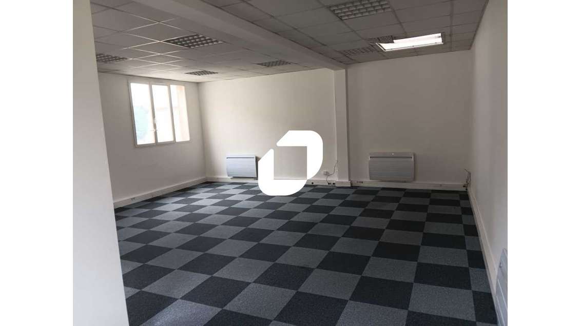 A louer Bureaux 70m² Bondy