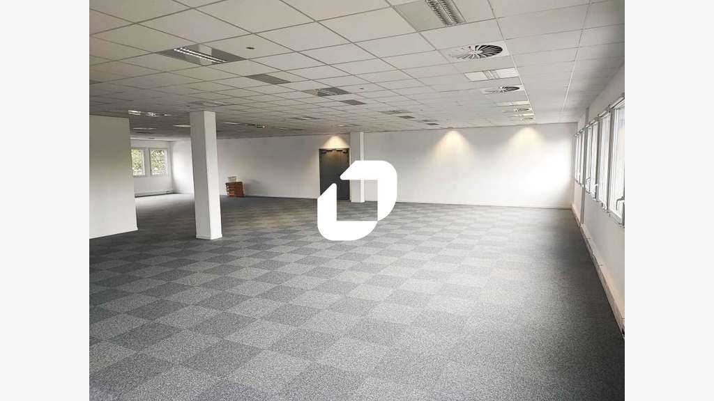 A louer Bureaux 353m² Bondy