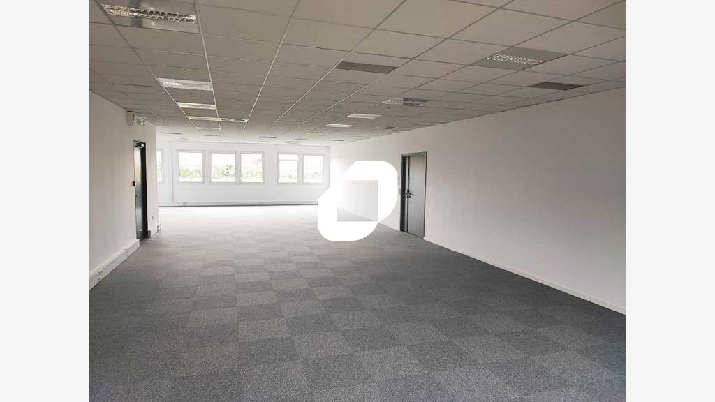 A louer Bureaux 353m² Bondy