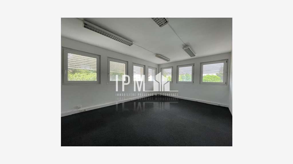 Location bureaux 190m² Marseille 13008