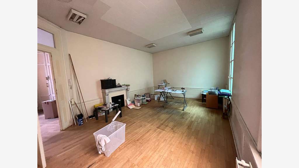 A louer bureaux 135m² R+1 à Bordeaux Comédie