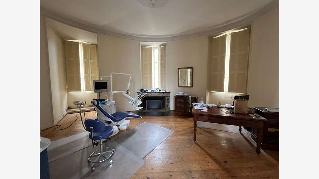A louer bureaux 135m² R+1 à Bordeaux Comédie
