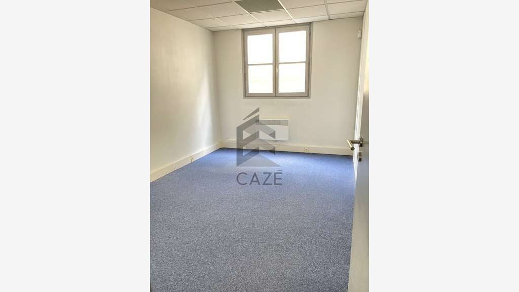 Bureau 75m² R+1 à louer dans le Triangle Bordelais