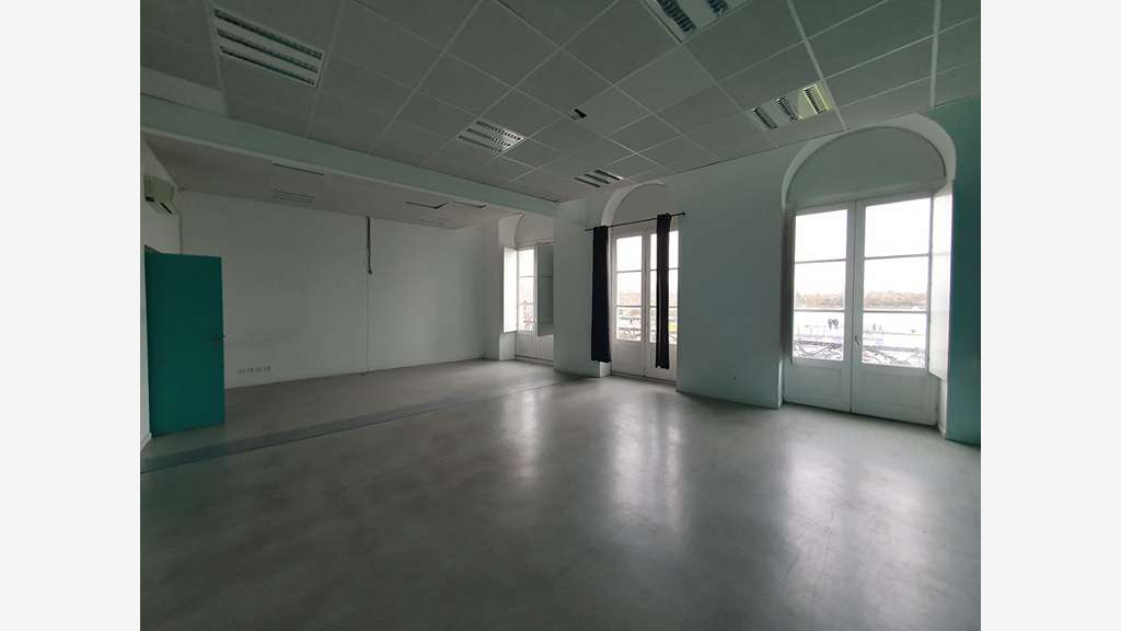 Bureaux 806m² à louer Bordeaux Quai des Chartrons